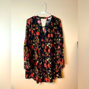 Umgee Black & Red Floral Bell Sleeve Choker Neck Boho Tunic Dress EUC